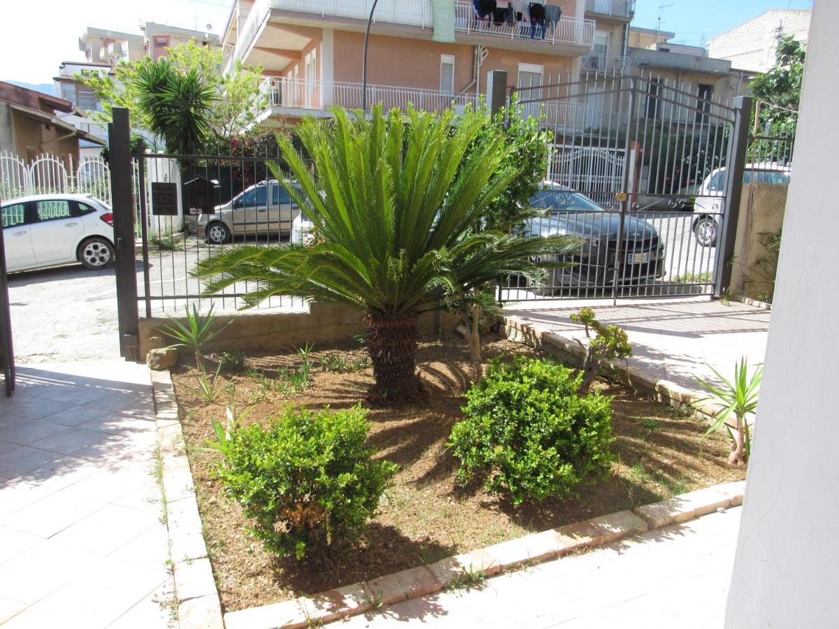 La Cycas Bed and Breakfast Trabia Buitenkant foto